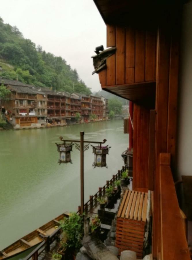 沱江缘民宿 Fenghuang Esterno foto