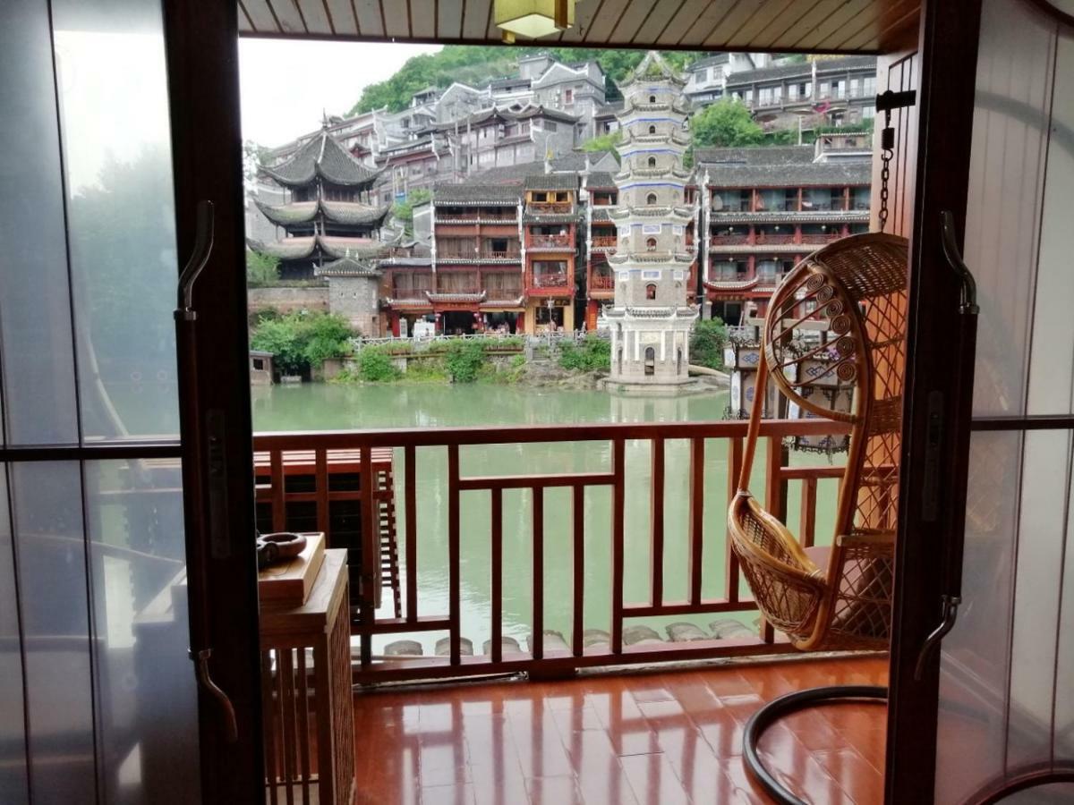 沱江缘民宿 Fenghuang Esterno foto